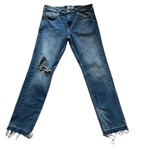 We The Free Distressed Raw Edge Skinny Medium Wash Jeans Women’s Size 30